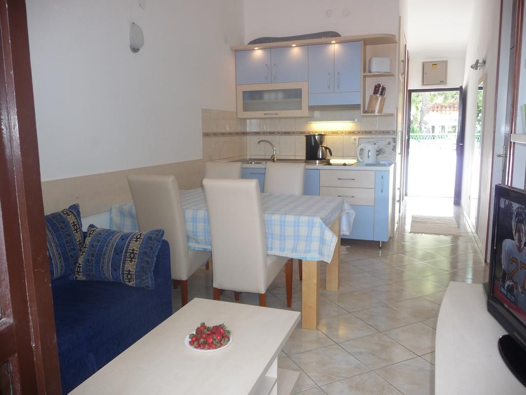 Apartments Lavica Podstrana Cameră foto
